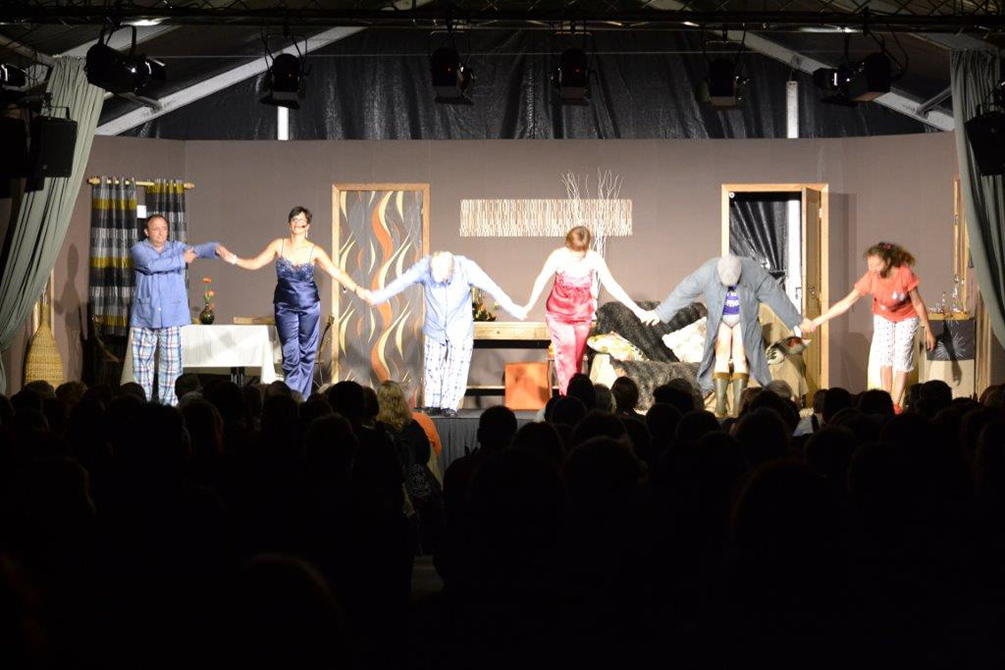 Fête du XV août 140808 Théâtre 1 424