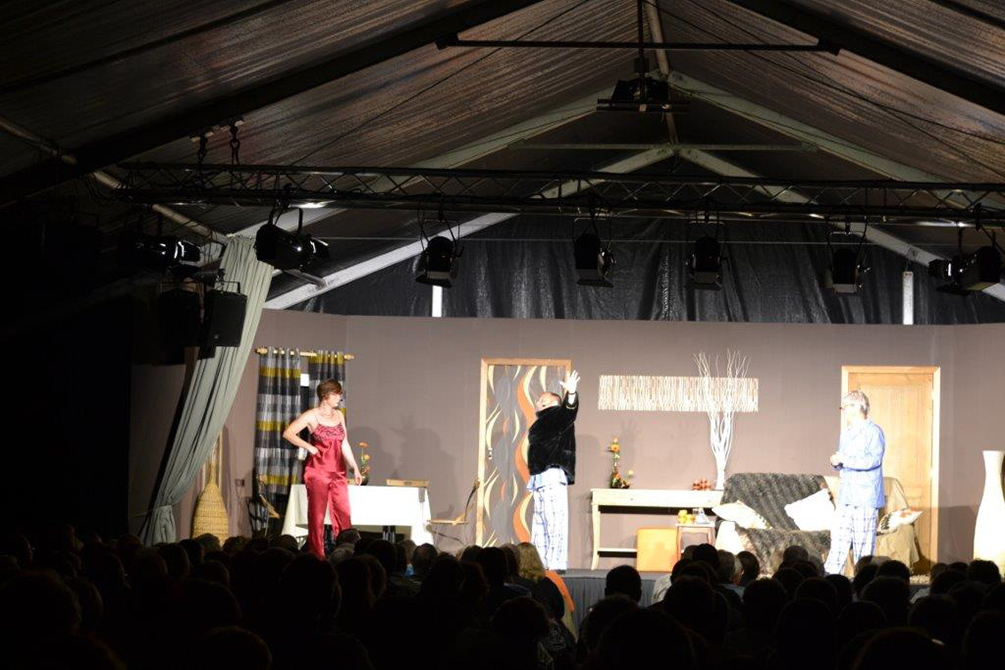 Fête du XV août 140808 Théâtre 1 396